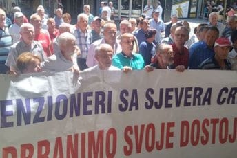 Protest u Bijelom Polju: Ako aktuelna vlast ostane gluva na zahtjeve penzioneri dolaze ispred Vlade i Skupštine Protest u Bijelom Polju: Ako aktuelna vlast ostane gluva na zahtjeve penzioneri dolaze ispred Vlade i Skupštine