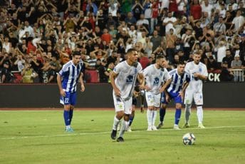 Siguran prolaz: Đukanović umirio publiku u Prištini, Dragojević na kraju odbranio i penal, Budućnost ide dalje Siguran prolaz: Đukanović umirio publiku u Prištini, Dragojević na kraju odbranio i penal, Budućnost ide dalje