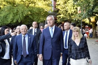 Đukanović i Borelj obišli mjesto sa kojeg Cetinjani započinju skupove podrške Ukrajini Đukanović i Borelj obišli mjesto sa kojeg Cetinjani započinju skupove podrške Ukrajini