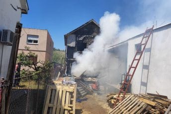 Podgorica: Gori kuća u naselju Zelenika Podgorica: Gori kuća u naselju Zelenika