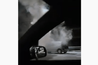 Još jedno vozilo se zapalilo na auto-putu Još jedno vozilo se zapalilo na auto-putu