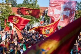 Lovćenske straže: Džabe lanci i okovi, ne vežu se sokolovi! Lovćenske straže: Džabe lanci i okovi, ne vežu se sokolovi!