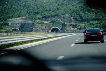 Oprez zbog smanjene vidljivosti i mogućih odrona Oprez zbog smanjene vidljivosti i mogućih odrona