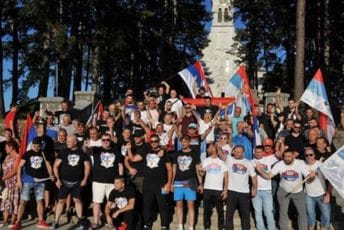 Za komšijske goste prvo sa razglasa šovinističke pjesme, a onda na ulici i pesnice Proruski i srpski ekstremisti 13. jula na zbornom mjestu