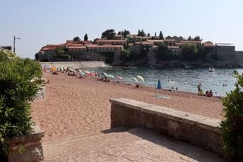 Ryanair pozvao putnike da posjete sedam najljepših evropskih plaža- među njima i Sveti Stefan