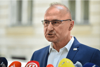 Grlić Radman: Vučić nije iskren, ovo nije odlazak na more – ovo je provokacija Grlić Radman: Vučić nije iskren, ovo nije odlazak na more – ovo je provokacija