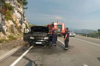 Zapalilo se vozilo blizu tunela Mekavac: Intervenisali cetinjski vatrogasci Zapalilo se vozilo blizu tunela Mekavac: Intervenisali cetinjski vatrogasci