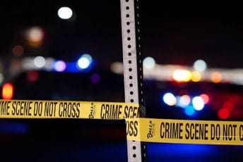 U napadu u tržnom centru u SAD troje ubijeno, napadača usmrtio prolaznik U napadu u tržnom centru u SAD troje ubijeno, napadača usmrtio prolaznik