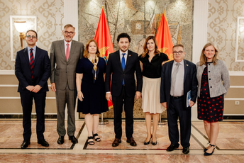 Zapadne diplomate izrazile bojazan zbog moguće nestabilnosti vlasti i nepostizanja dogovora o reformama Zapadne diplomate izrazile bojazan zbog moguće nestabilnosti vlasti i nepostizanja dogovora o reformama
