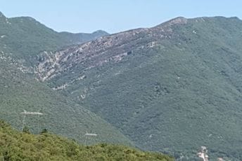 Radošević: Požar iznad Zelenike lokalizovan, dim se vidi još samo na par mjesta