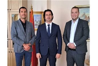 Kovač sa predstavnicima Komore: Reforma izvršnog postupka dala značajne rezultate na planu jačanja vladavine prava Kovač sa predstavnicima Komore: Reforma izvršnog postupka dala značajne rezultate na planu jačanja vladavine prava