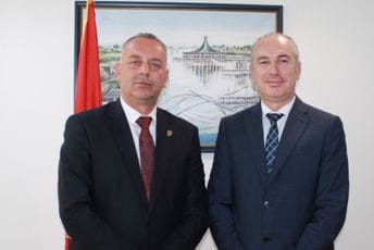 Đeka-Ramosaj: Razvijati međugraničnu ekonomsku saradnju Đeka-Ramosaj: Razvijati međugraničnu ekonomsku saradnju