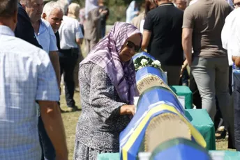 Sahranjeno 16 žrtava ratnih zločina u Kozarcu kod Prijedora Sahranjeno 16 žrtava ratnih zločina u Kozarcu kod Prijedora