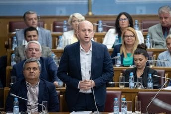 Knežević: Đukanovića u Skupštini čeka 41 poslanik, smijenićemo ga u narednih 15 dana