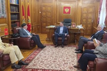 MUP obezbijedio sredstva Udruženju penzionisanih službenika MUP-a, UP-a, ANB-a i Policijske akademije MUP obezbijedio sredstva Udruženju penzionisanih službenika MUP-a, UP-a, ANB-a i Policijske akademije