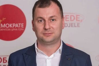 Joksović: Ako ste ćutali i klimali glavom tri decenije na nepravdu prema Pljevljima, ne oglašavajte se ni sada Joksović: Ako ste ćutali i klimali glavom tri decenije na nepravdu prema Pljevljima, ne oglašavajte se ni sada