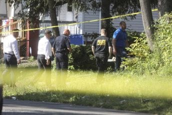 Pucnjava u Ročesteru – jedan policajac ubijen, jedan ranjen Pucnjava u Ročesteru – jedan policajac ubijen, jedan ranjen