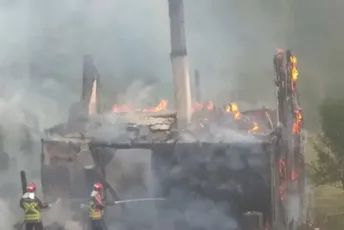 Snažno nevrijeme pogodilo Pljevlja: Od udara groma zapalila se kuća u Maoču