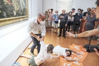 Protest u galeriji Ufici: Zamalo uništeno čuveno Botičelijevo „Proljeće“ Protest u galeriji Ufici: Zamalo uništeno čuveno Botičelijevo „Proljeće“