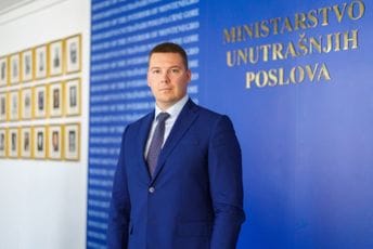 Adžić: Formiranjem Odjeljenja za antikorupciju jačamo integritet Adžić: Formiranjem Odjeljenja za antikorupciju jačamo integritet