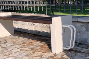 Glavni grad: Na sedam lokacija u Podgorici postavljene solarne klupe Glavni grad: Na sedam lokacija u Podgorici postavljene solarne klupe