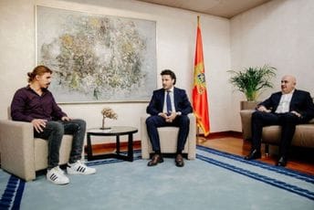 Abazović: Država će pomoći platformu seljak.me i učiniti je besplatnom za sve korisnike Abazović: Država će pomoći platformu seljak.me i učiniti je besplatnom za sve korisnike