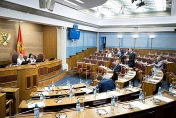 Skupština neće glasati o izmjeni zakona kojima bi Zeta postala opština Skupština neće glasati o izmjeni zakona kojima bi Zeta postala opština