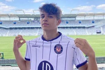Navijač se našalio da je potpisao za francuski klub i izazvao konfuziju Navijač se našalio da je potpisao za francuski klub i izazvao konfuziju