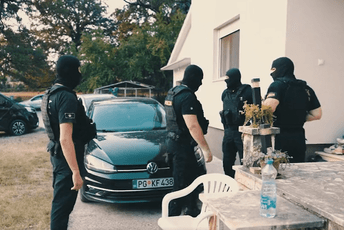 Podgorica: U akciji "Florida" procesuirano 28 lica zbog krijumčarenja 6.1 tona kokaina Podgorica: U akciji "Florida" procesuirano 28 lica zbog krijumčarenja 6.1 tona kokaina