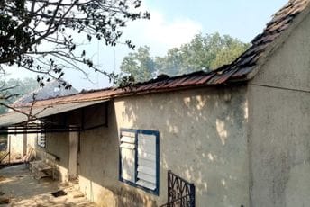 Veliki požar u Banjanima: Izgorjela kuća, vatra se proširila na šumu (FOTO)