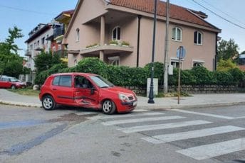 Cetinje: Sumnja se da je vozio pijan, ignorisao znak "stop", a potom izazvao udes Cetinje: Sumnja se da je vozio pijan, ignorisao znak "stop", a potom izazvao udes