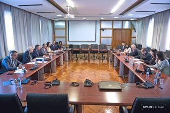 Damjanović sa timom MMF-a: Otvoreno smo razgovarali o stanju u javnim finansijama Damjanović sa timom MMF-a: Otvoreno smo razgovarali o stanju u javnim finansijama