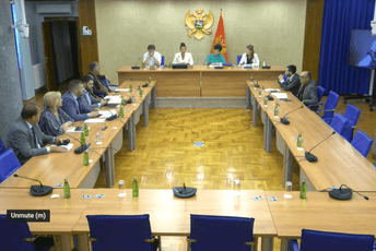 Ustavni odbor nije izabrao kandidate za sudije Ustavnog suda, nijedan nije dobio traženu većinu Ustavni odbor nije izabrao kandidate za sudije Ustavnog suda, nijedan nije dobio traženu većinu