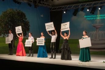 „Vitezovi Lake male“ na Barskom ljetopisu: Život glumca nije tako glamurozan „Vitezovi Lake male“ na Barskom ljetopisu: Život glumca nije tako glamurozan