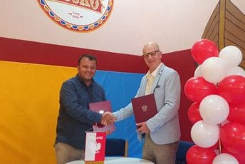 Ambasada Poljske: Počinje zanimljiv edukativni projekat "Cirkus - put u bolju budućnost“ Ambasador Republike Poljske Artur Dmohovski i Marjan Camaj iz Don Boško Centra