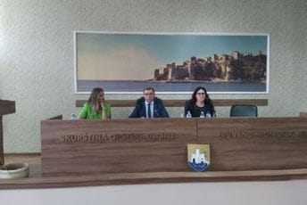 Odbornici ulcinjskog parlamenta usvojili rebalans budžeta Odbornici ulcinjskog parlamenta usvojili rebalans budžeta