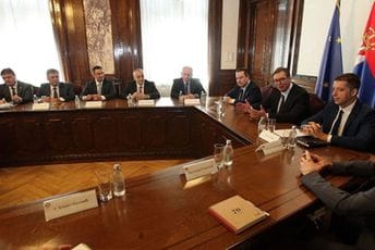 Vučić još ne šalje novac srpskim organizacijama Vučić još ne šalje novac srpskim organizacijama