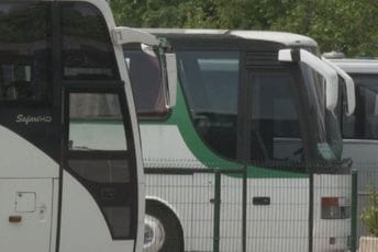 Još vagaju da li će autobusi kroz Platije ili auto-putem Još vagaju da li će autobusi kroz Platije ili auto-putem