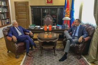 Krivokapić: Trpkoski doprinio dodatnom jačanju odličnih odnosa između Crne Gore i Sjeverne Makedonije Krivokapić: Trpkoski doprinio dodatnom jačanju odličnih odnosa između Crne Gore i Sjeverne Makedonije