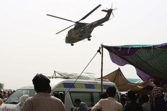 Srušio se helikopter pakistanske vojske koji je pomagao u poplavama, šest nestalih Srušio se helikopter pakistanske vojske koji je pomagao u poplavama, šest nestalih