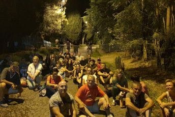Građani se mirno razišli u ponoć, ujutro novo okupljanje ispred Vile Gorica (VIDEO) Građani se mirno razišli u ponoć, ujutro novo okupljanje ispred Vile Gorica (VIDEO)