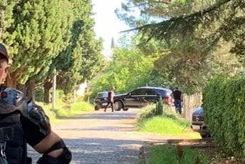 Završen protest: Građani se razišli, prilazi Vili Gorica još blokirani Završen protest: Građani se razišli, prilazi Vili Gorica još blokirani