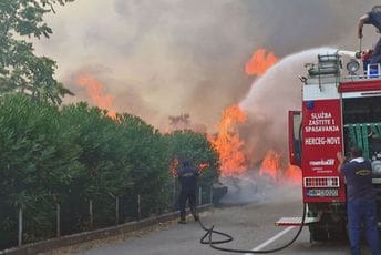 Na državi je da vatrogasce i hitne službe izuzme iz naplate putarine Na državi je da vatrogasce i hitne službe izuzme iz naplate putarine
