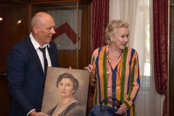 Unuka kraljice Jelene Savojske poklonila Narodnom muzeju vrijedne predmete Unuka kraljice Jelene Savojske poklonila Narodnom muzeju vrijedne predmete