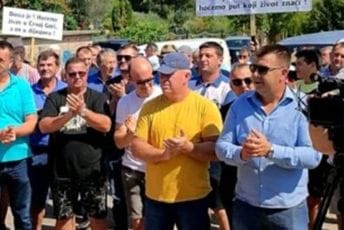 Dijaspora iz SAD uz mještane Mrkojevića: Vlada da dionicu proglasi putem od javnog interesa i raspiše tender za rekonstrukciju Dijaspora iz SAD uz mještane Mrkojevića: Vlada da dionicu proglasi putem od javnog interesa i raspiše tender za rekonstrukciju
