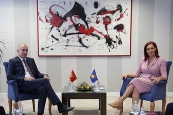 Đeka - Redžepi: Zaštita ljudskih i manjinskih prava od suštinskog značaja za države koje žele pristupiti EU Đeka - Redžepi: Zaštita ljudskih i manjinskih prava od suštinskog značaja za države koje žele pristupiti EU