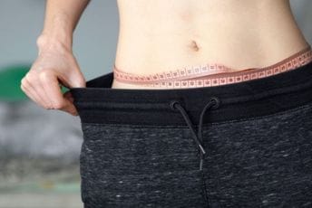 Jedna navika u ishrani vas dijeli od ravnog stomaka Jedna navika u ishrani vas dijeli od ravnog stomaka