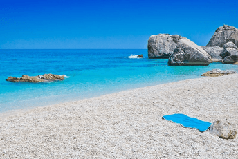 Italija: U torbama turista pronađeno 22 kilograma pijeska i školjki sa plaža na Sardiniji Italija: U torbama turista pronađeno 22 kilograma pijeska i školjki sa plaža na Sardiniji