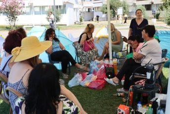 Prekinuli štrajk glađu da bi mogli da rade Prekinuli štrajk glađu da bi mogli da rade