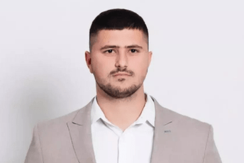 Rmuš Bogavcu: Vašoj predstavi je kraj, ne dozvolite sebi da cvilite za foteljama Rmuš Bogavcu: Vašoj predstavi je kraj, ne dozvolite sebi da cvilite za foteljama